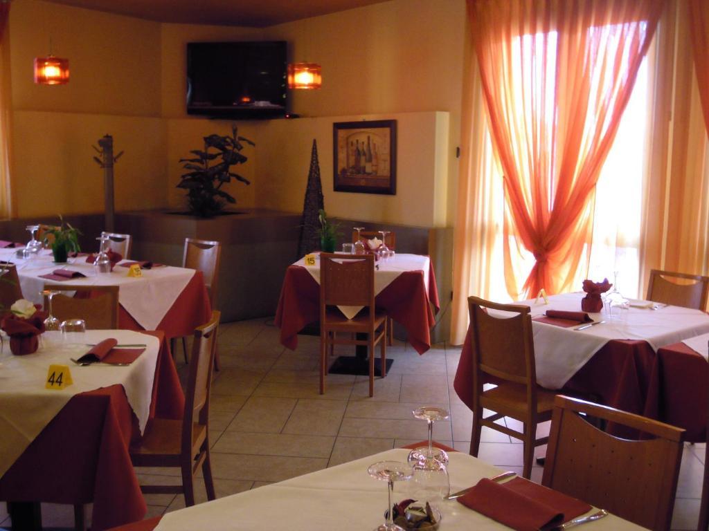 Hotel Xibana Tribano Bagian luar foto