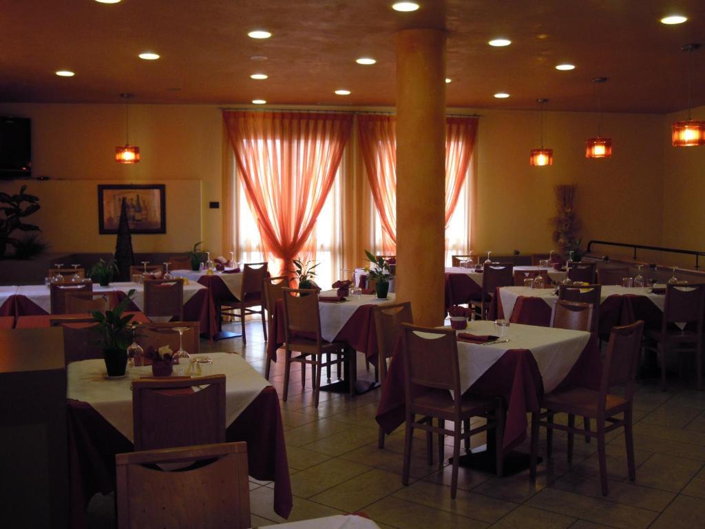 Hotel Xibana Tribano Bagian luar foto